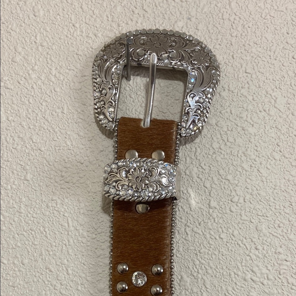 Elegant Western Belt with Silver Buckle